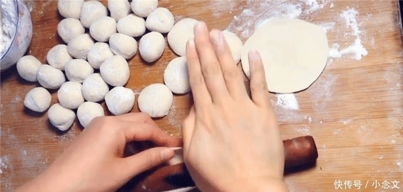 春饼|饺子皮别再包饺子了, 教你做一道养胃的早餐, 老公给100个赞