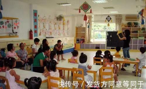 自卑|幼儿园衍生“新型暴力”,孩子在一旁默默忍受,家长却尚未察觉