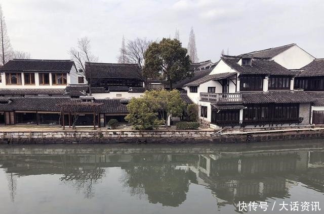 上海一个隐秘的古镇，河港纵横交错，浓浓的江南水乡风情