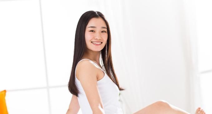 雌性激素|雌性激素旺盛的女人，与常人相比会有3个不同，难怪比别人年轻