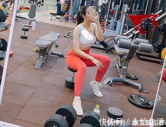 p越南女老师,大长腿搭配迷人曲线,再把臀部训练给到你