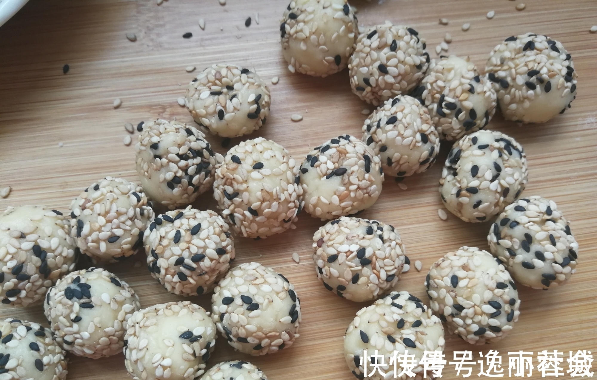 鸡蛋|一个鸡蛋一碗面粉,不发面不醒面,2分钟教你做开口笑,香甜酥脆