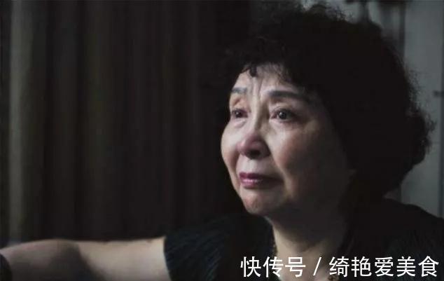 卵细胞|10年前，那个60岁冒险生下双胞胎的老人，如今已被现实“打败”