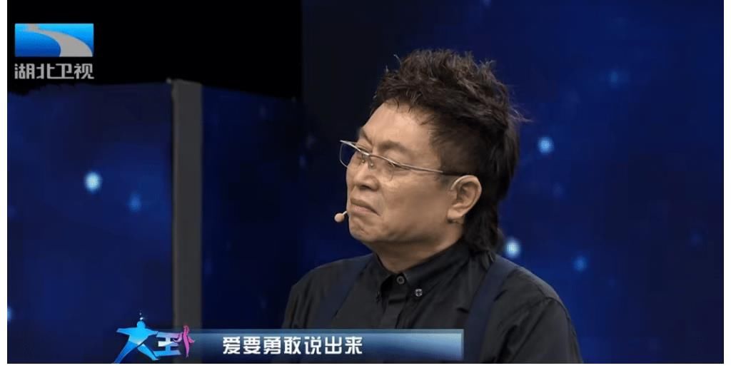 央视《向幸福出发》改版,老牌主持王为念被弃用,新面孔王冠离开