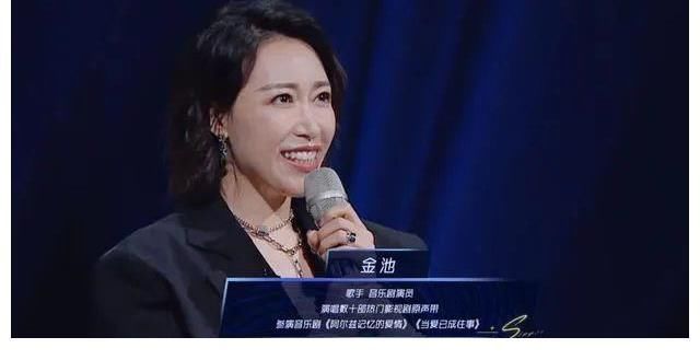 憑一首歌唱哭父母,靠《好聲音》爆火的“農(nóng)村美女教師”哪去了