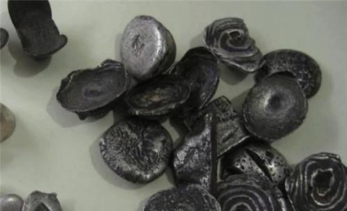古代银子是怎样的?专家:表面布满污垢和牙印,别在被电视剧骗了
