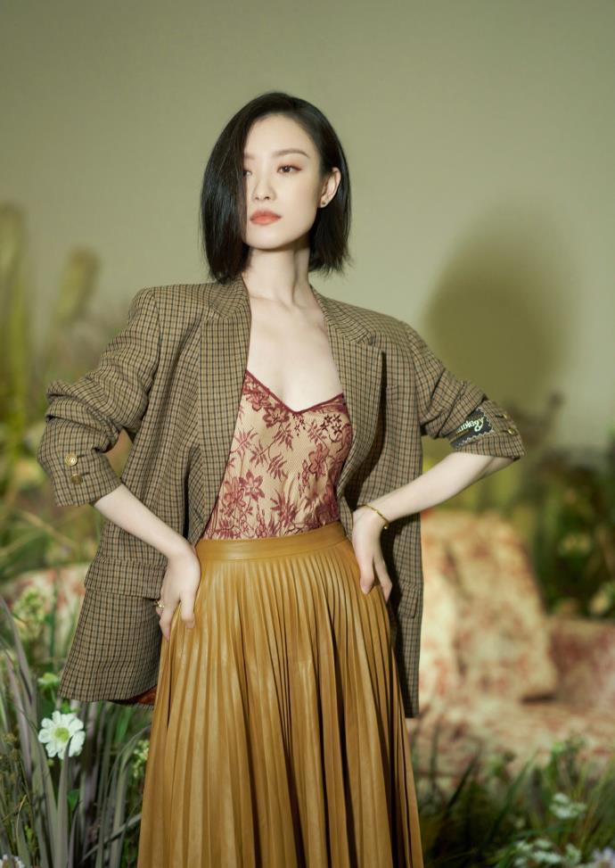 弧度|剪锁骨发选择外翻还是内扣?选对了显洋气还好打理