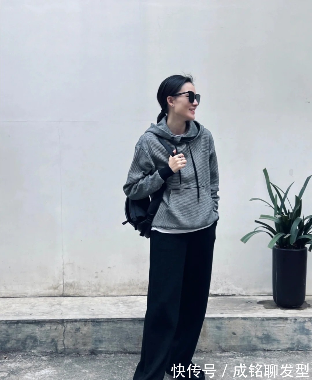 实用 四十岁的女性衣服不要太花哨,有这“三衣一裤”就够,百搭又实用