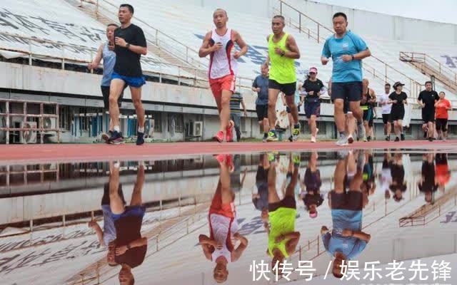 半岛|半岛聚焦丨夏日热练!弘诚体育场日均迎客七千,有人专门开车来运动