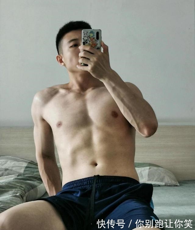 型男|这枚一身肌肉的医生型男有点上头哦!