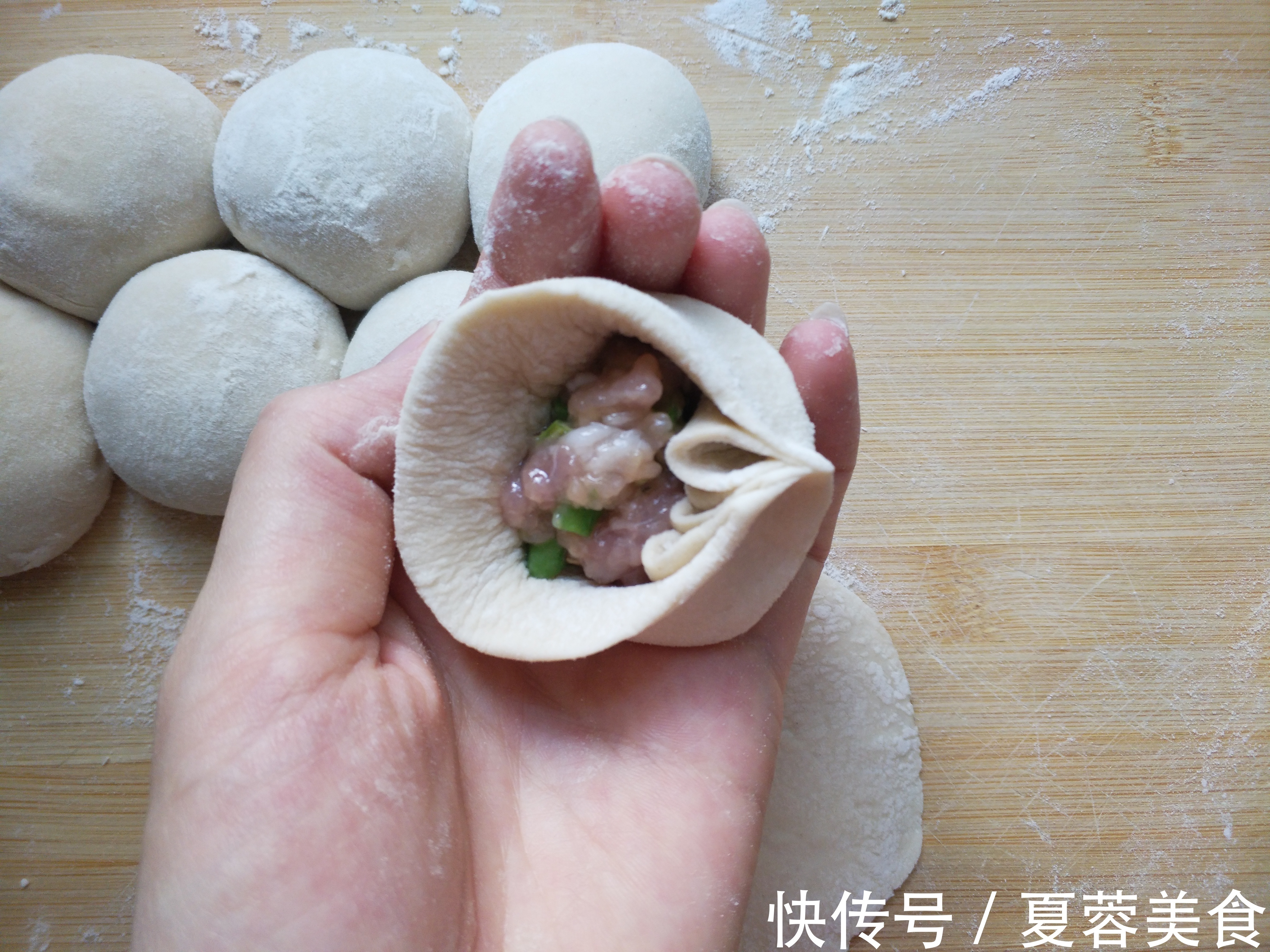 它被称为“天然消炎菜”,做馅蒸包子真好吃,做一次吃一周