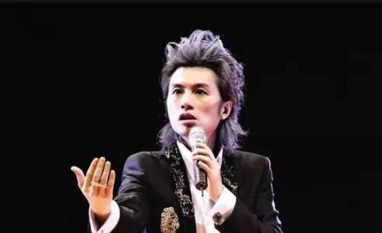 看提词器表演脱口秀?李诞的《吐槽大会》,黄子华看了估计要哭!