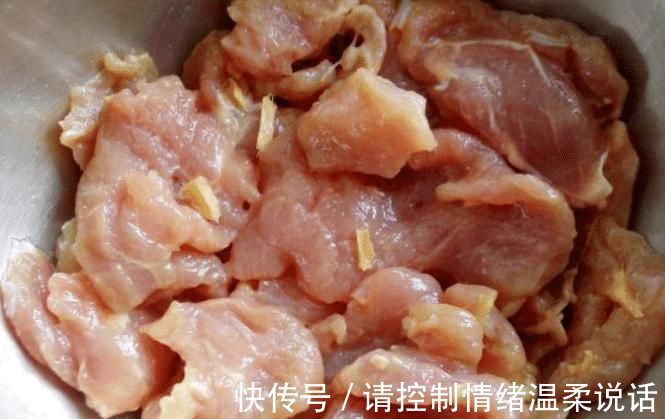 洋葱炒肉大部分人第一步就做错,怪不得很难吃,20年大厨教你一招