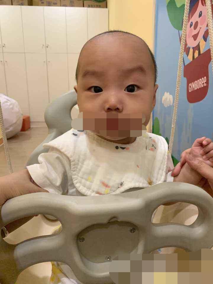 为啥新生儿双眼皮迟迟“不上线”,这3原因是关键,有1种超无奈