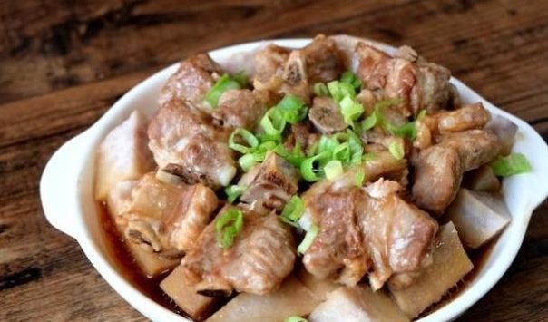 好吃|营养丰富味道鲜美,芋头和排骨蒸炒烧制都美味,家常又好吃