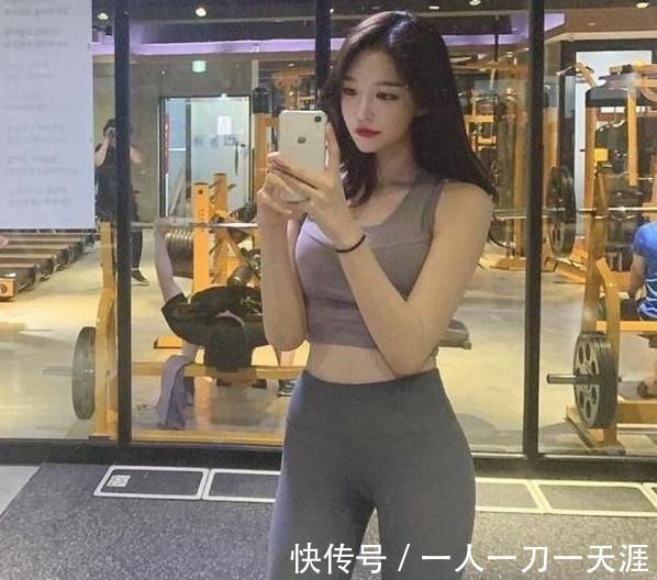 减脂塑形|美女爱穿无痕裤,颜值身材俱佳,一双“漫画腿”让人羡慕不已
