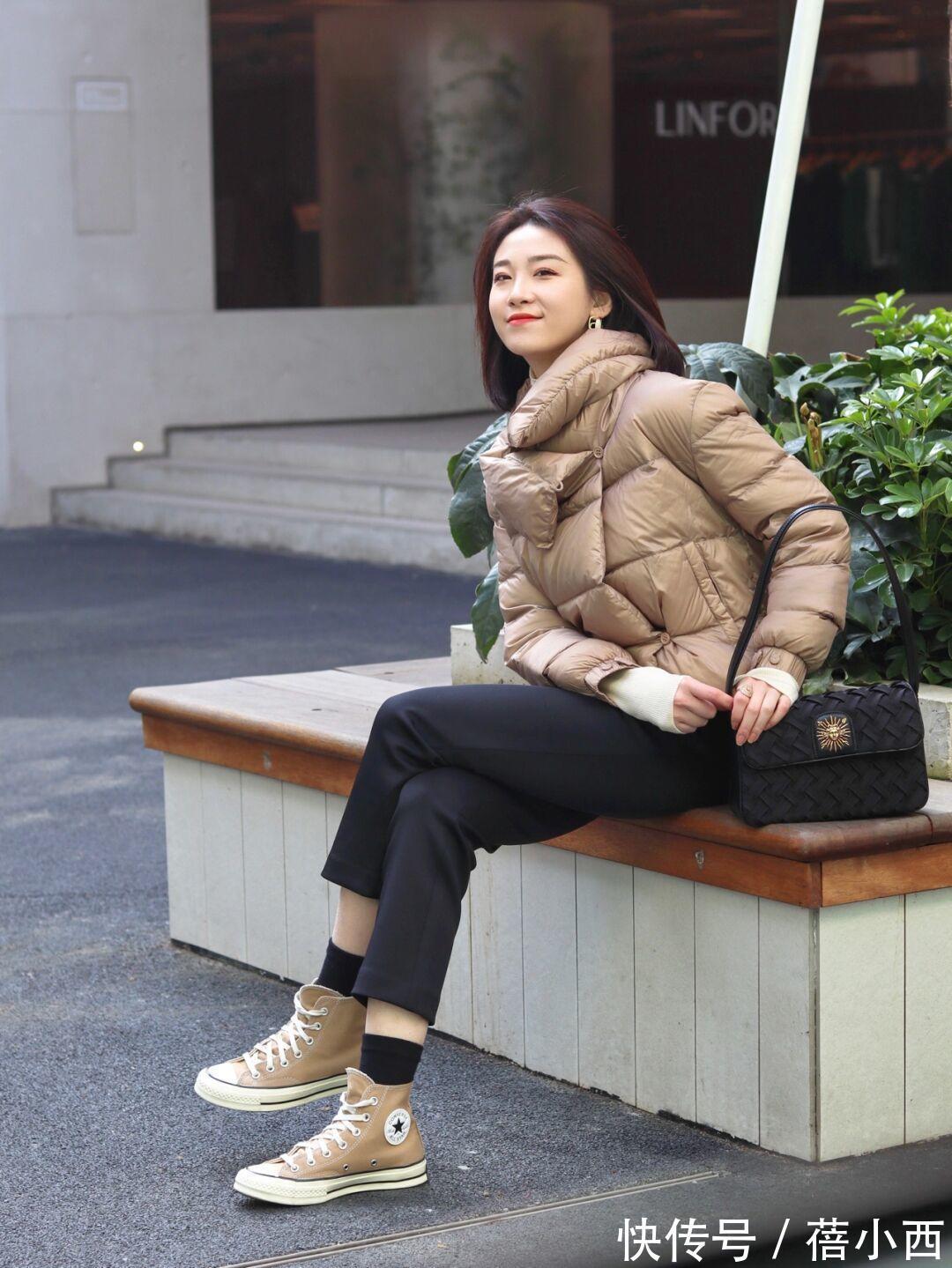 毛衣 看完时尚博主的冬季搭配,才发现“羽绒服”这么时髦,可直接照搬