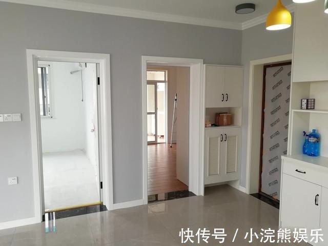 吊顶|别再傻乎乎做吊顶啦,他家只是贴石膏线条,效果还不错,分享一下