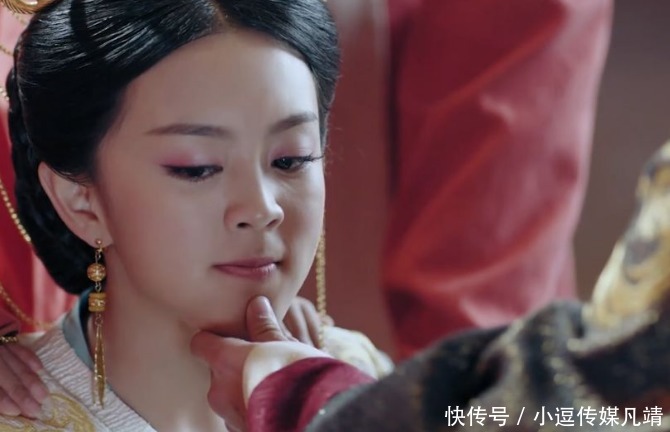 父皇|父皇刚刚病故,逆子对其母产生念想,随后在宫中召幸