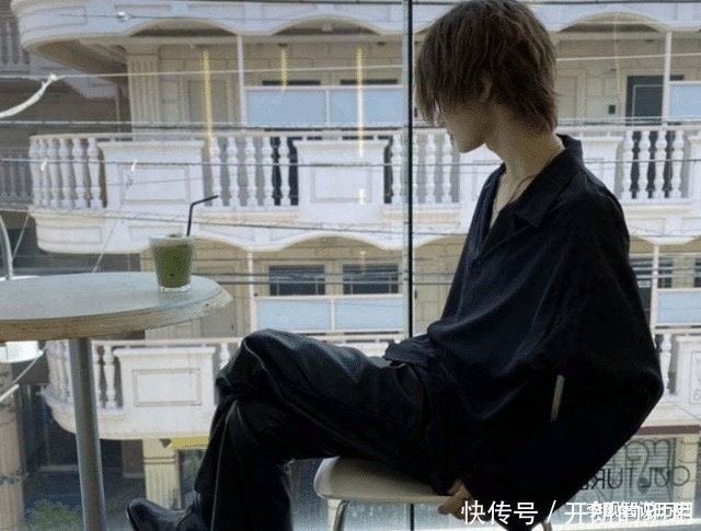男孩子|日本男子苦练化妆术三年，化妆后好比“换头”，网友是本人吗