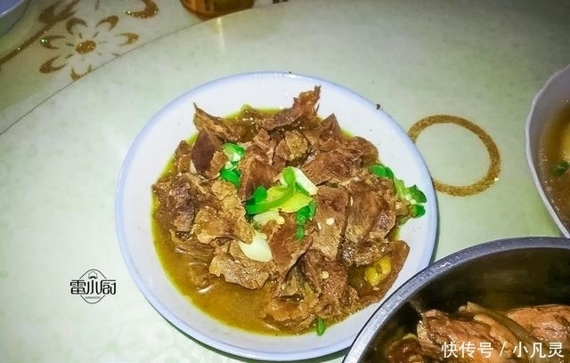 农村人待客就是实在,7个菜全是大碗装,9个人都没吃完!