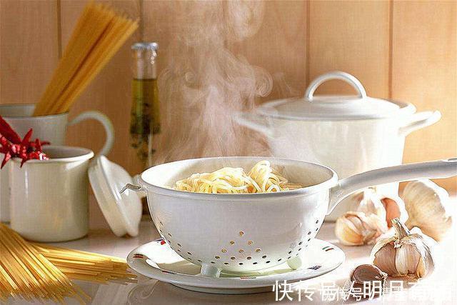 睡眠时间|宝宝三周岁前,要记住“两饭不吃、三觉不睡”,长大后身体更强壮