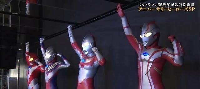 特利迦|奥特曼55周年现场高清皮套,迪迦和欧布助阵,初代的胸肌依旧发达