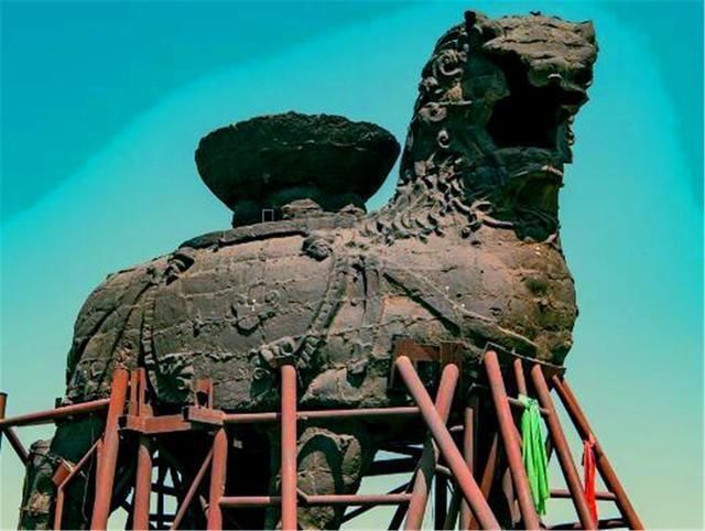 “镇海吼”重达32吨,历经千年不倒,却倒在专家自作聪明的维护上