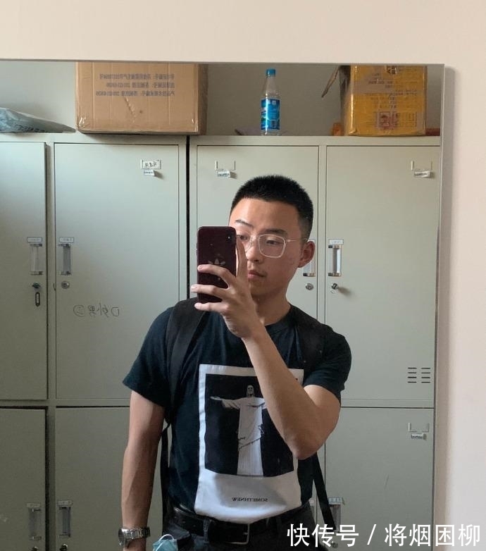 小哥|身高不够肌肉来凑，25岁小哥健身日常，一年没少做俯卧撑！