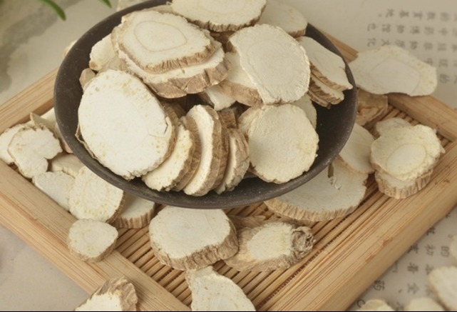 医生|44岁女子确诊甲状腺癌,医生:常吃这1“粗粮”,钢做的甲状腺也扛不住