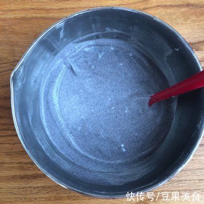 蛋白霜|正宗地道的桂花黑米糕做法，速来围观