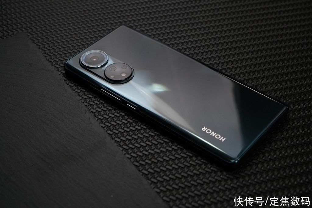 oppo|盘点主打品质感的3000档位的4款机型，水果机还真不是唯一的选择