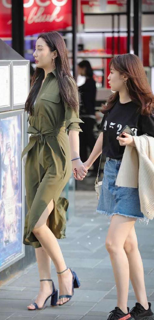 风衣|街拍连衣裙你见多了,但是“风衣版”连衣裙你见过吗