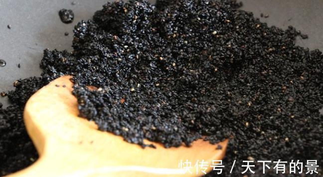 秋天要多吃黑芝麻,教你简单做法,做一次够吃一个月,随吃随取