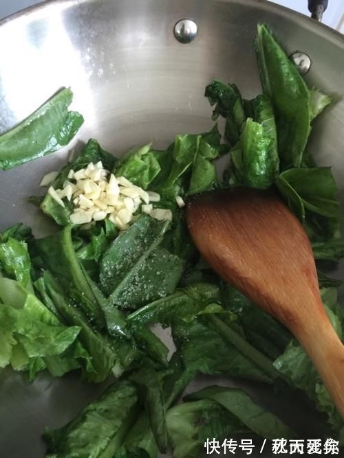 小馋猫|晚饭吃它等于“天然泻药”，百吃不腻，隔夜排便，口臭没了，越吃越瘦