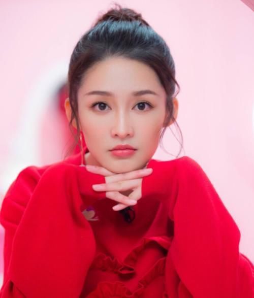 皮肤有这3个特点,通常就是令人羡慕的“牛奶肌”,素颜也很惊艳