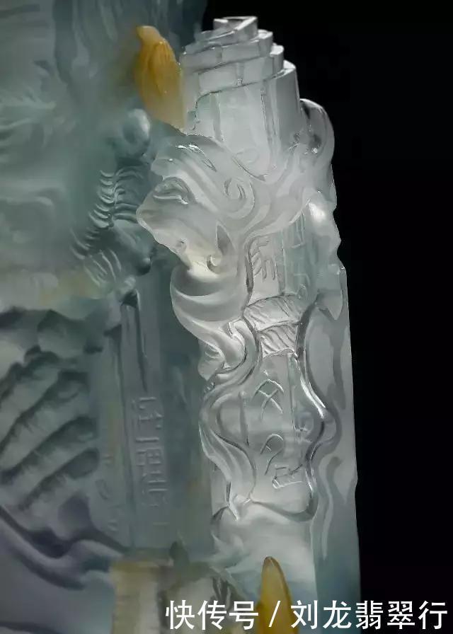 玉雕师的灵感,一块有裂的翡翠,竟然神奇地刻出骑象罗汉尊神!