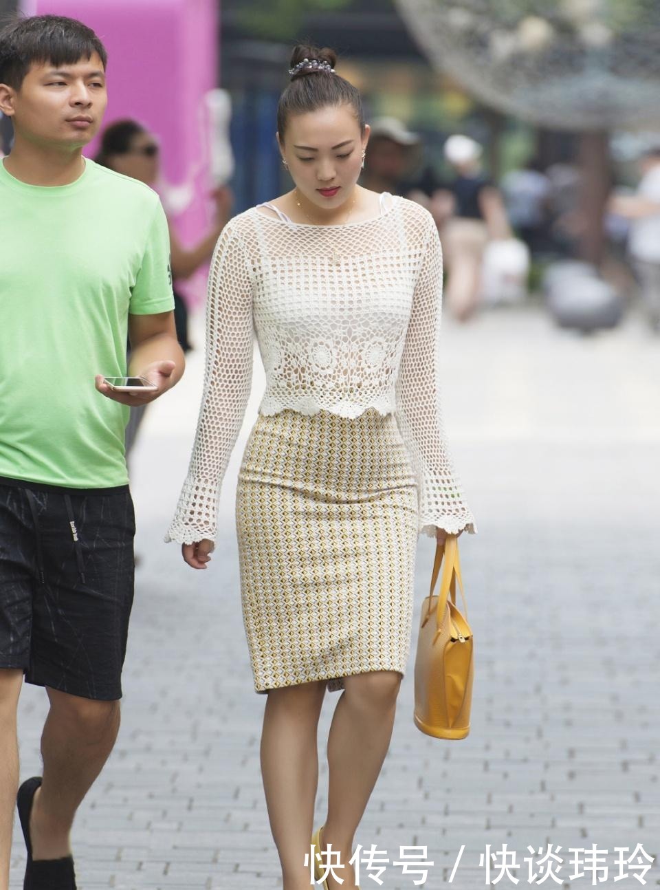 半透水|白衫针织长袖搭配修身半身裙,成熟稳重,飘逸美丽