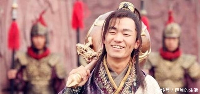 宇文成都|恨天无把,恨地无环,小说中李元霸真的一人锤死一百二十万大军?