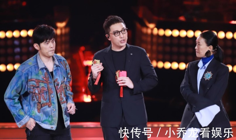 播报|主持人华少变身记者报道台风,现场淋雨播报,被质疑退出节目组