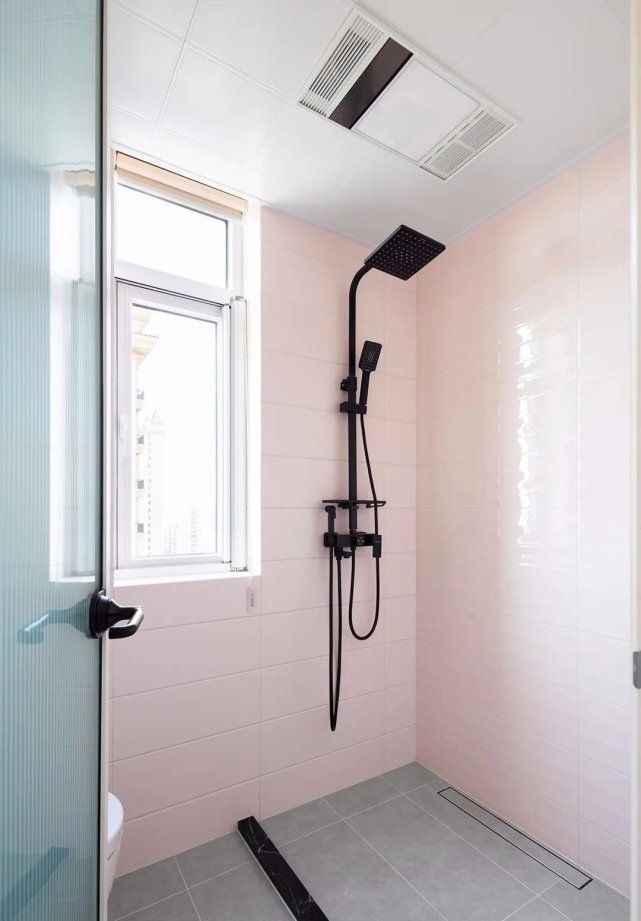 小姐姐|90㎡北欧轻奢风,粉红色的卧室设计很温馨