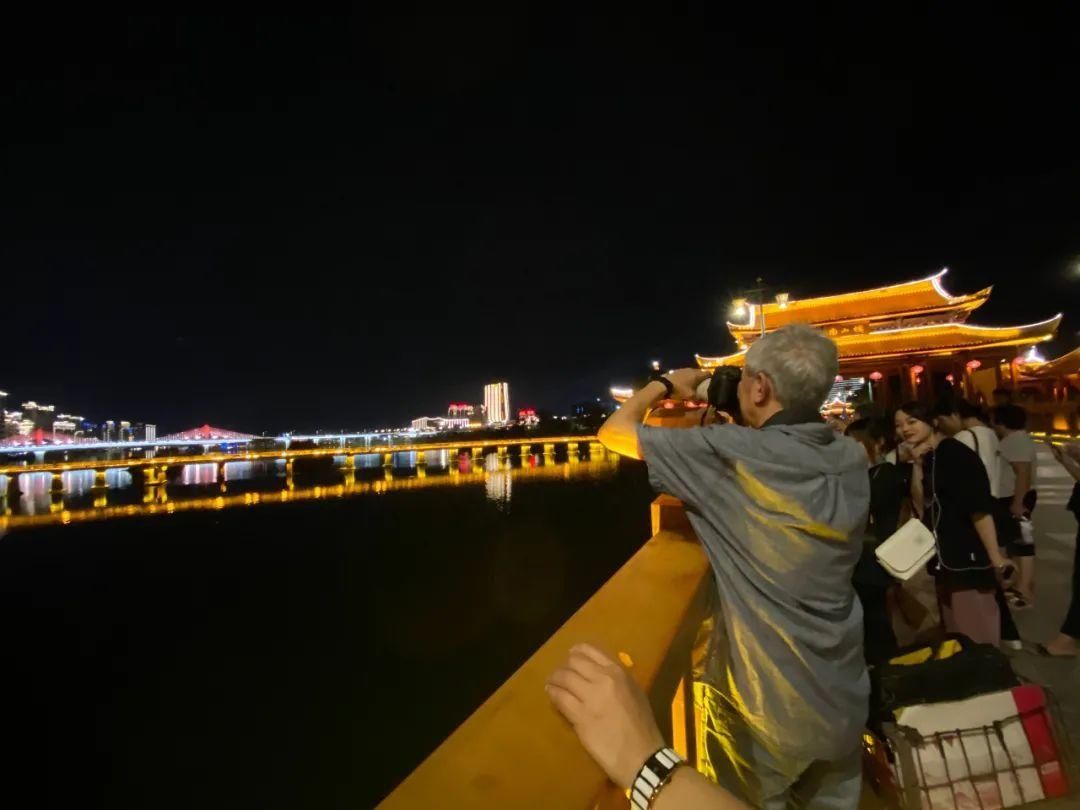 满城 “超级月全食”全程回放，漳州满城“追月人”~