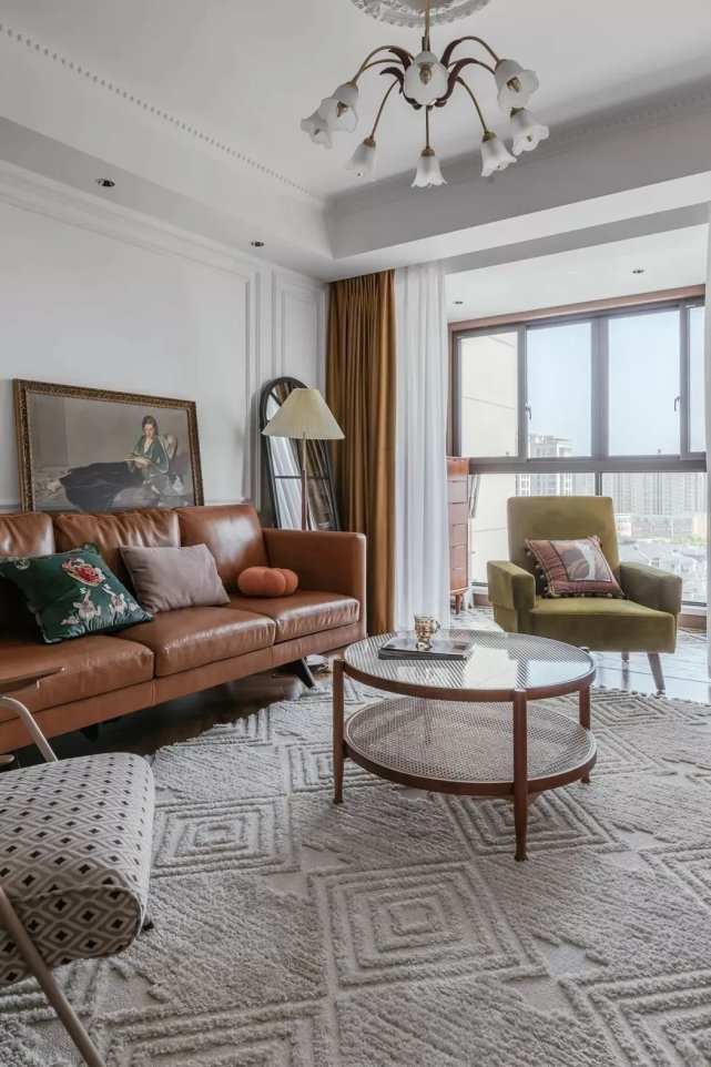 文艺复古风|98㎡文艺复古风,大胆跳色+通铺人字拼地板,感受一整屋的浪漫