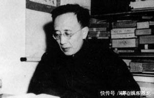 郭沫若&泰山上有两个字,中日学者都看不懂,郭沫若看后也写了两个字