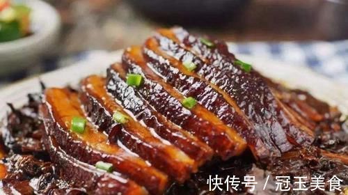 肉皮|做梅菜扣肉,掌握3个要点,保证起虎皮,颜色红亮,好吃不油腻