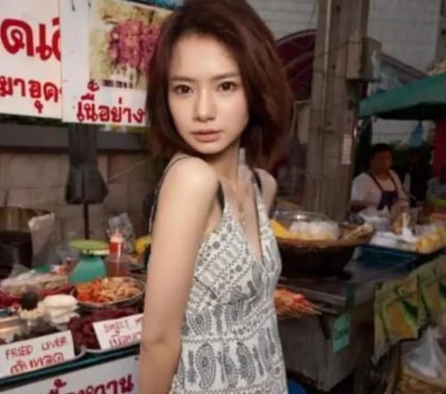 |搞笑外国人:长头发和长指甲的小烦恼!方便或美丽