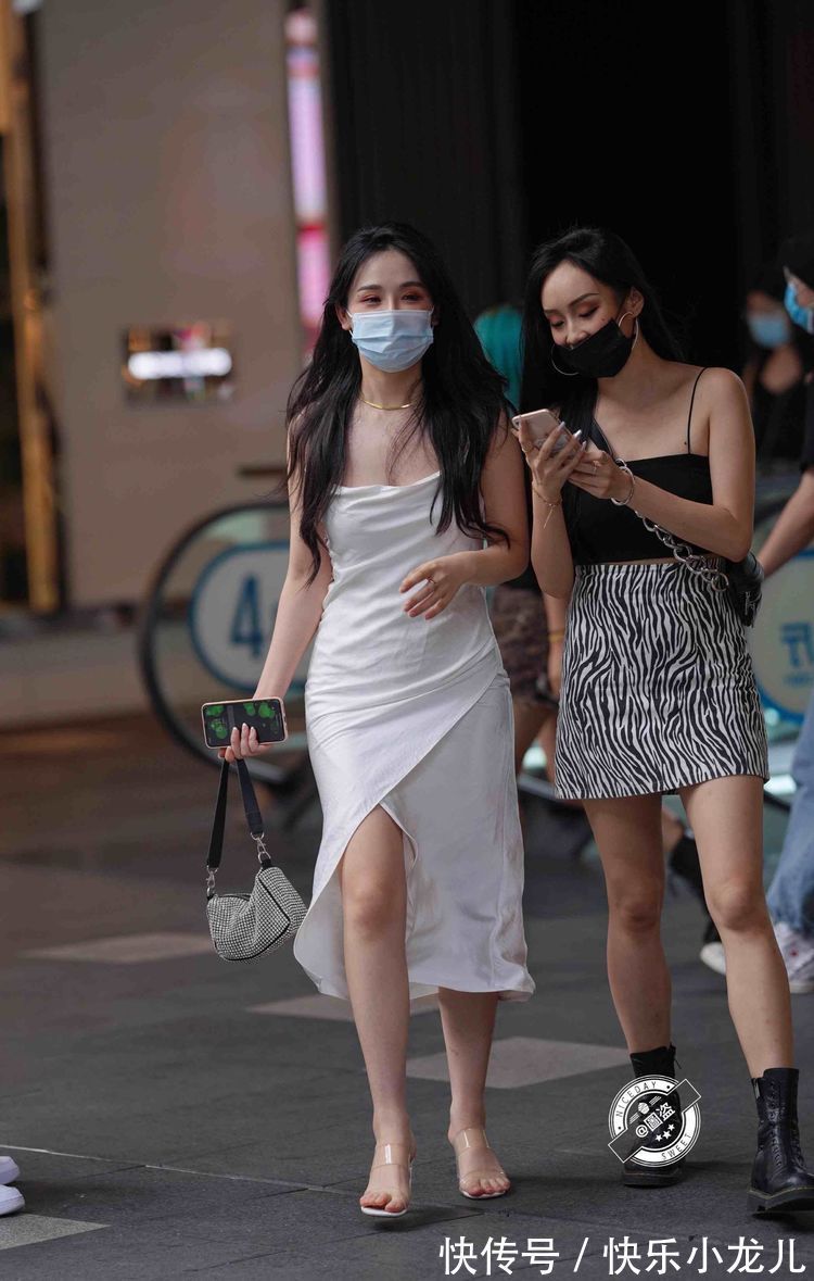 连衣裙 时尚的连衣裙美女,优雅舒适一步到位,时尚优雅