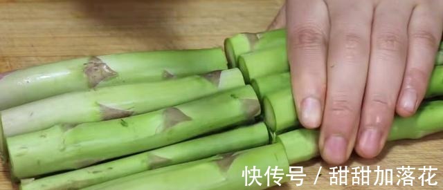 芦笋这样做太香了，原汁原味，营养又下饭，我家一周吃6次超解馋！
