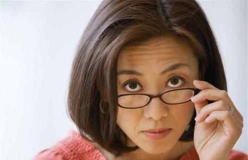 衰老|女性衰老的6个“丑态”，若一个都没有，说明你还很年轻