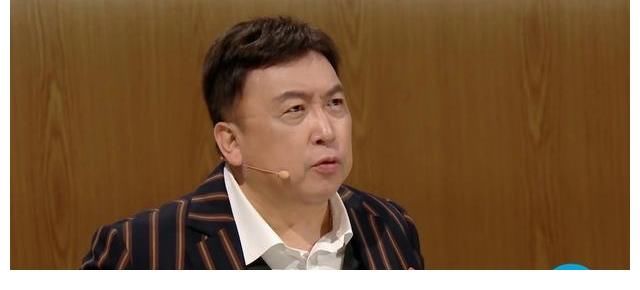 《导演》开场火药味十足,郝蕾点评一针见血,李诚儒再现犀利点评